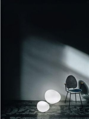 Foscarini Gregg Tavolo Piccola white (at the left)