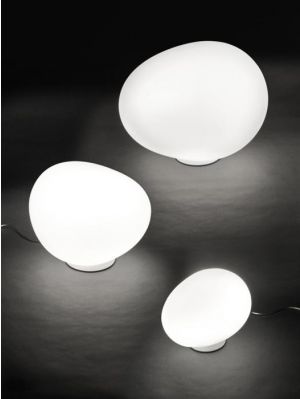 Foscarini Gregg Tavolo Midi white (at the left)